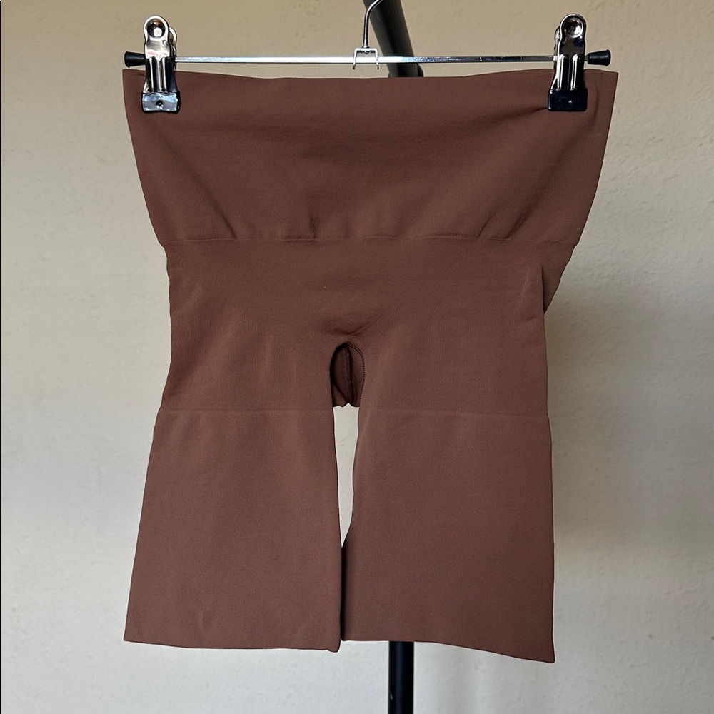 SKIMS SEAMLESS‎ SCULPT BUTT LIFTING SHORT size M